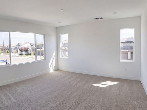 4th image of 16213 Sculptor Ave