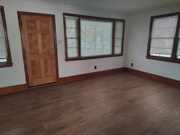 143 W Virginia Rd — Photo 6