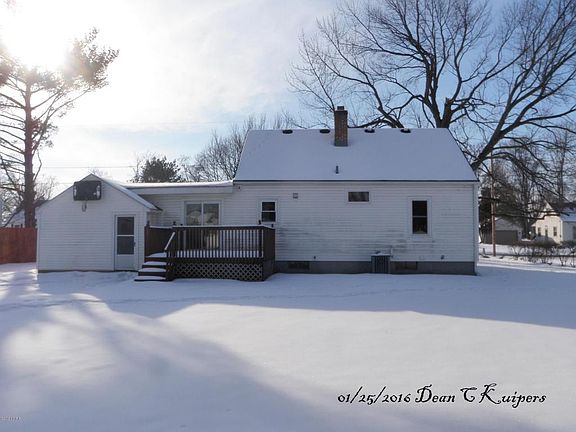3rd image of 625 Lyles St SE