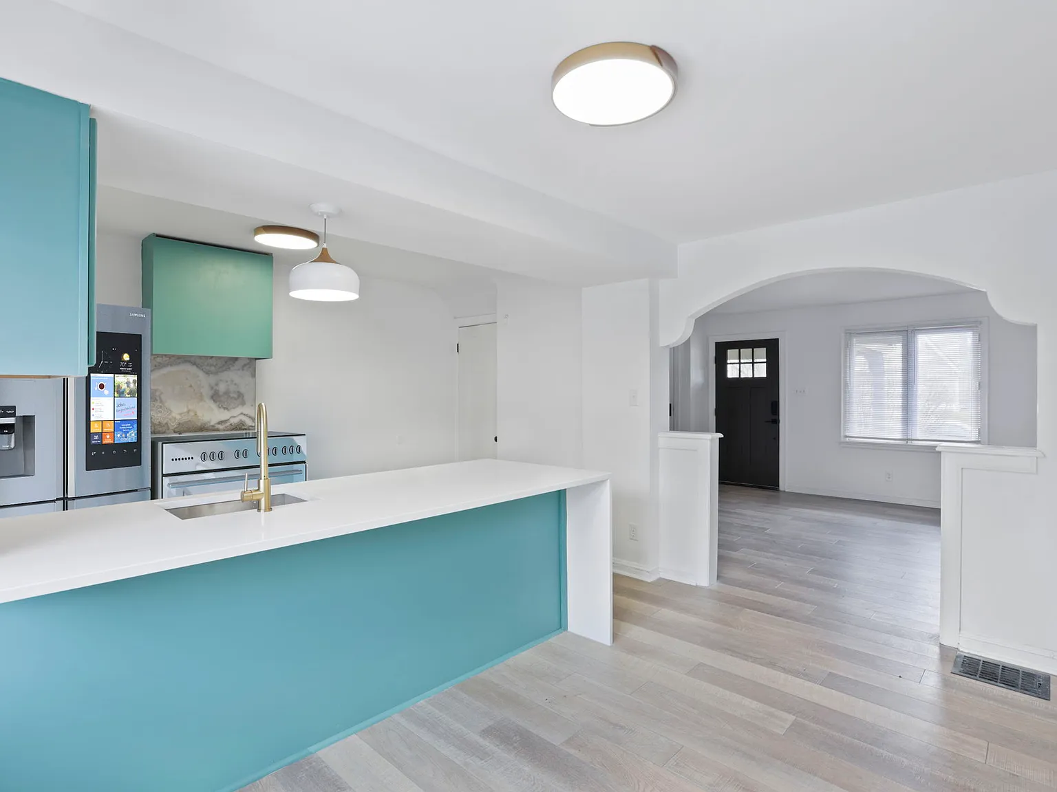 2 bed, 996 sqft, $1,200 — Photo 3