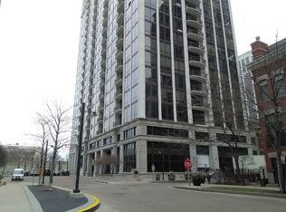 233 E 13th St APT 502, Chicago, IL 60605