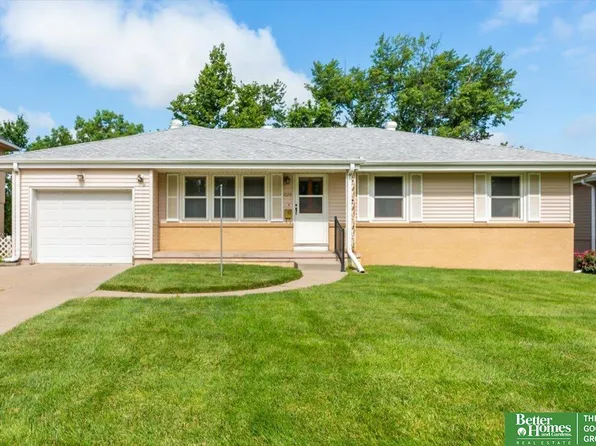5024 S 92nd St, Omaha, NE 68127