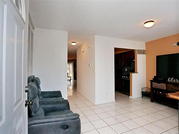 5th image of 110 Roosevelt Dr