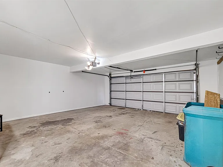 8046 Ellinger Ln — Photo 35