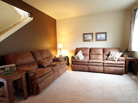 5th image of 8113 Cantabella Ct SE
