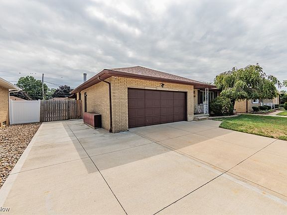 3rd image of 4817 Bentwood Dr