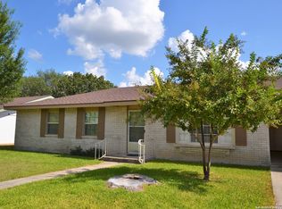 713 Wilson St, Uvalde, TX 78801