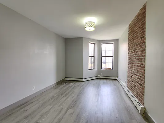 Rented by Signature Property Realty | media 5