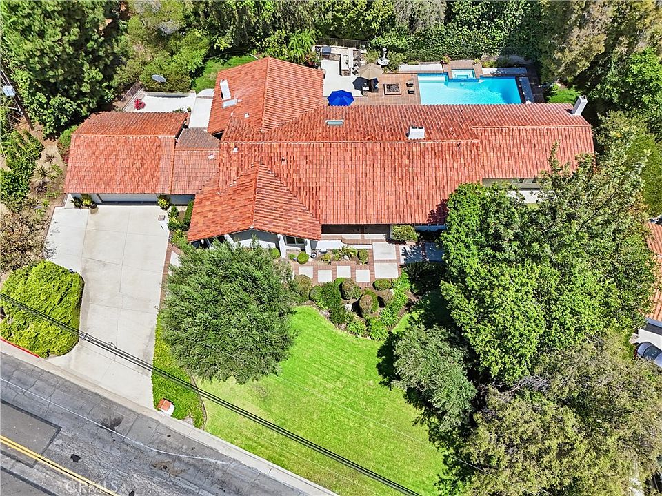 1st image of 2101 Pioneer Ave