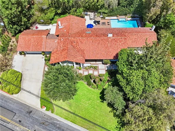 2101 Pioneer Ave, Fullerton, CA 92831