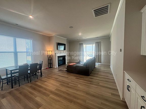 5th image of 7111 Wayfarer Dr