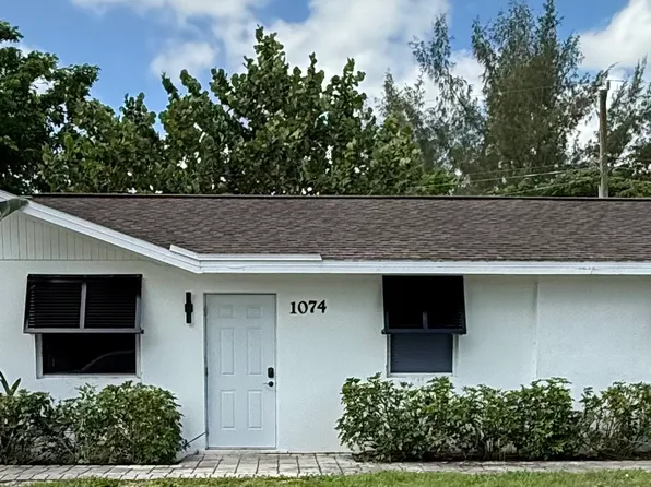 1072 N Alhambra Cir #A, Naples, FL 34103