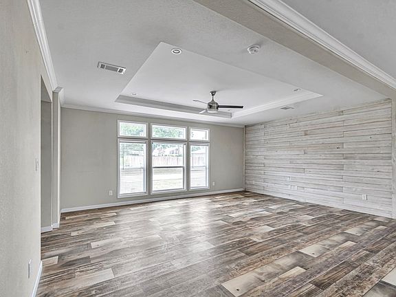 2nd image of 209 E Bearkat Ave