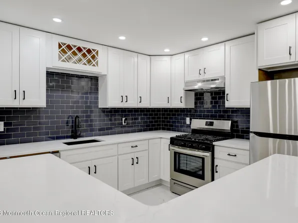 274 Gloucester Court, Aberdeen, NJ 07747