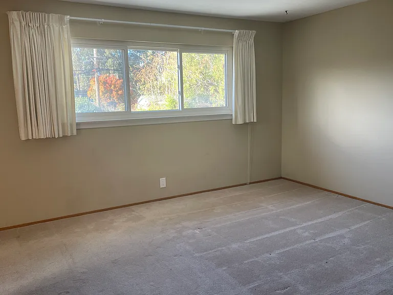 2420 Lexington Way — Photo 14