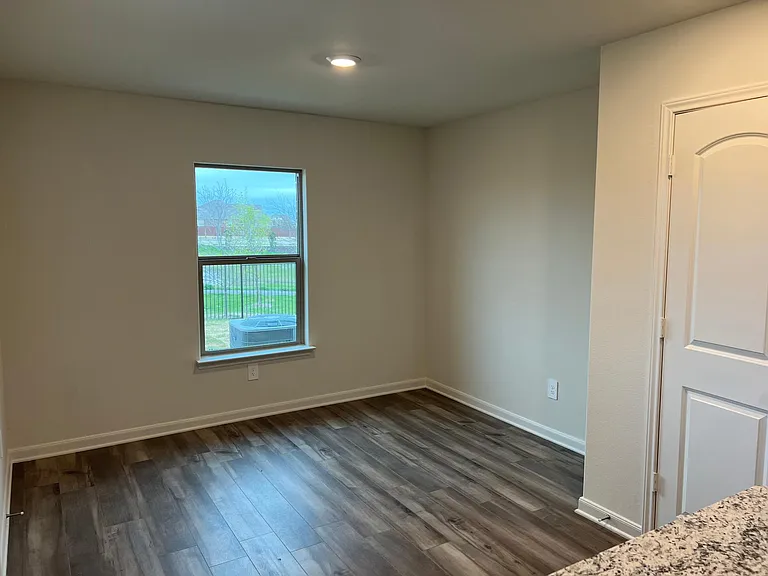 3086 Chillingham Dr — Photo 8