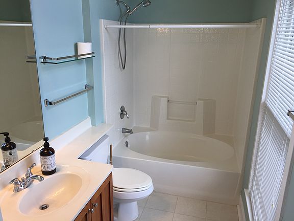 Master Bath w/ Large Tub