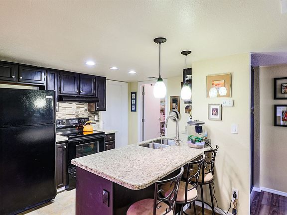 2nd image of 2020 W Union Hills Dr #C105