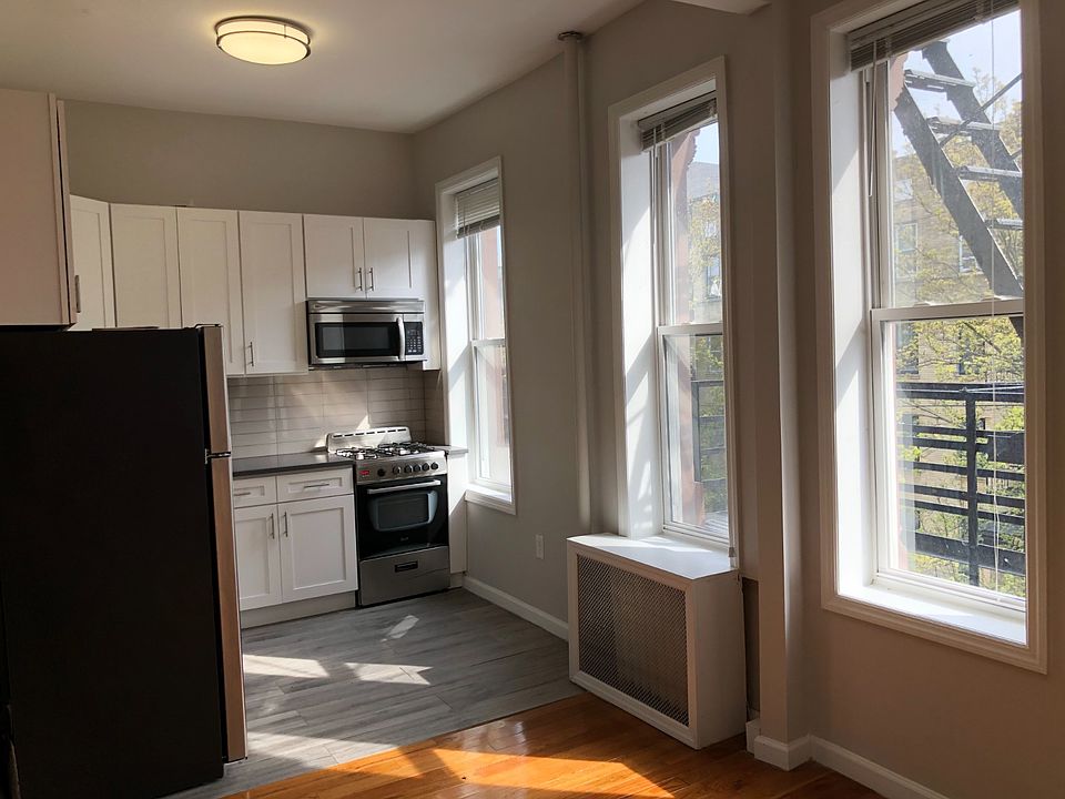 1st image of 98 Wayne St #8