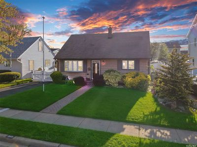 2526 Woodland Ave, Wantagh, NY, 11793