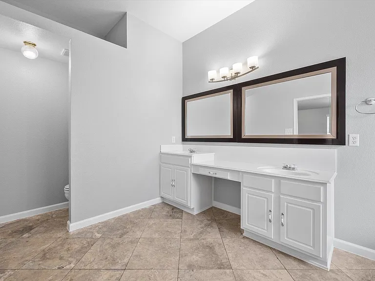 2204 Windcastle Dr — Photo 29