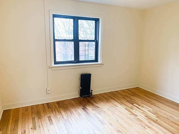3rd image of 20-51 Crescent St #3