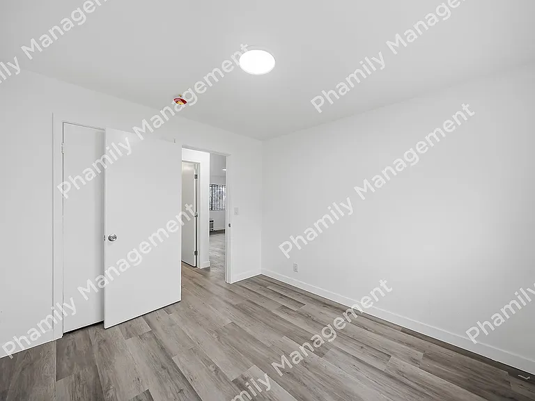 2538 Johnston St #8 — Photo 10