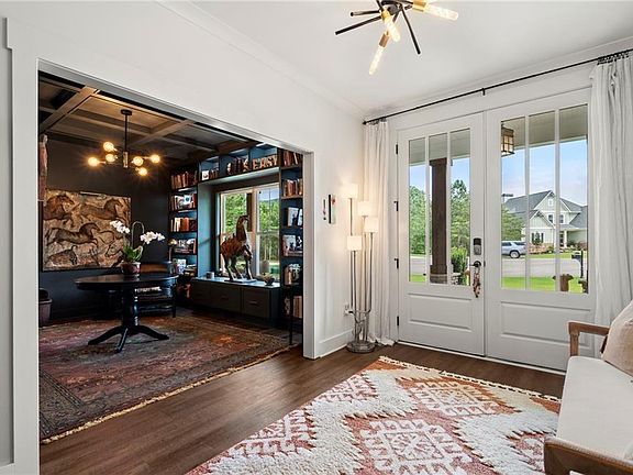 4th image of 175 Stoneledge Trce