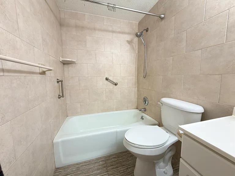 89 Pleasant St #C1 — Photo 21