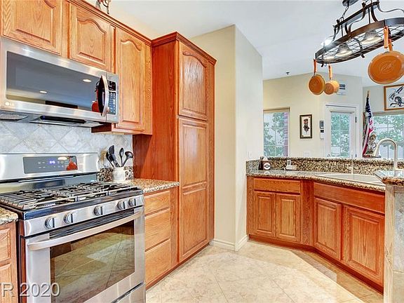 4th image of 681 Bay View Dr #681
