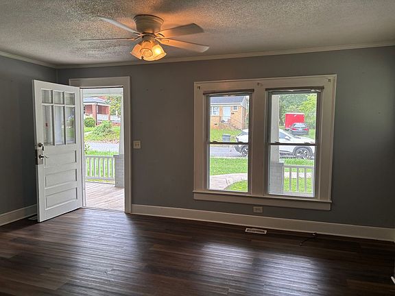4th image of 825 Dixon Ave