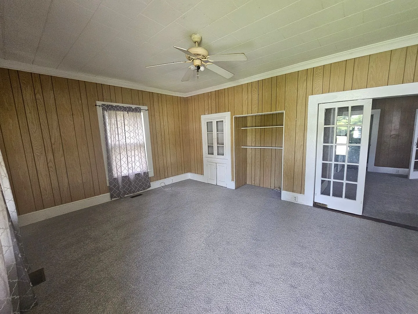 Charming Residential Home — Photo 3