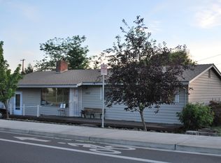 1882 NE Vine St, Roseburg, OR 97470
