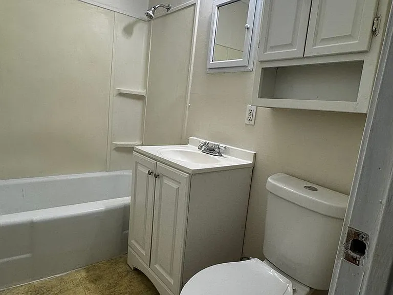 1408 NW Ozmun Ave — Photo 8