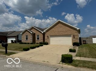 4686 Bayview Dr, Columbus, IN