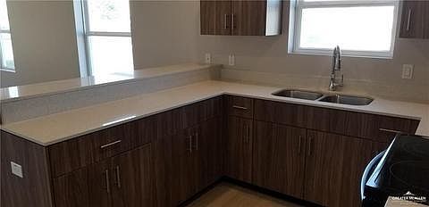 5th image of 503 Newport Ave APT 1
