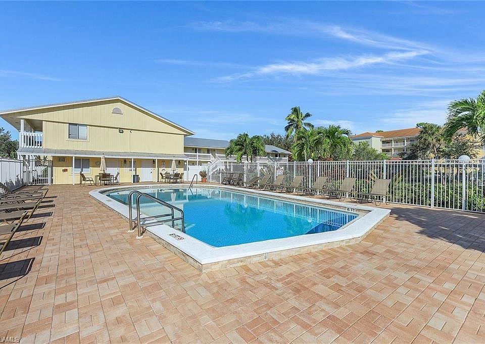 1st image of 4625 Bayshore DR #D9