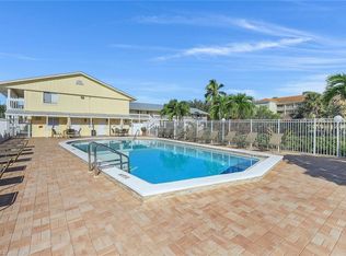 4625 Bayshore Dr APT D9, Naples, FL 34112