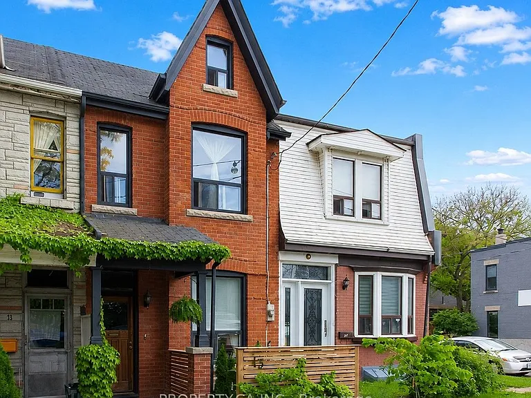 13 Hook Ave #UPPER — Photo 10