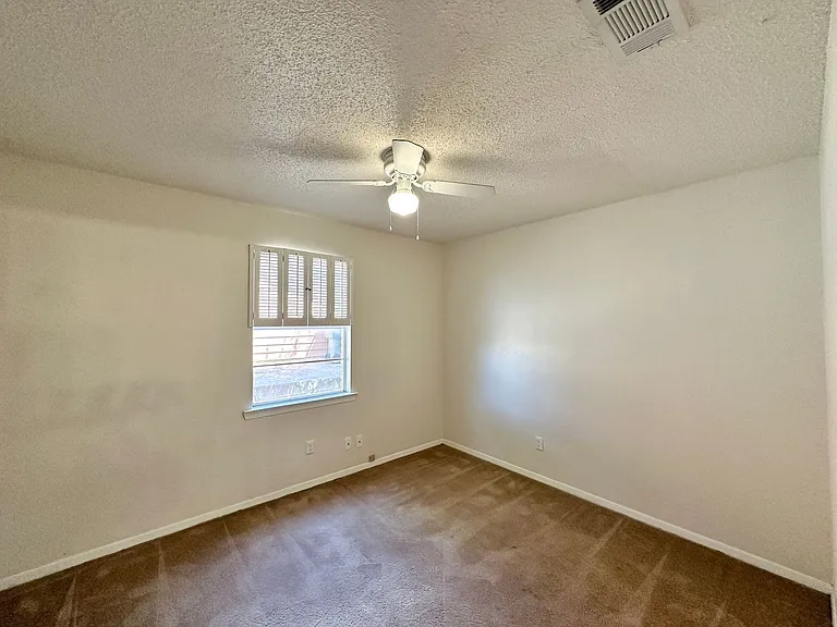 1005 Bonner Dr — Photo 11
