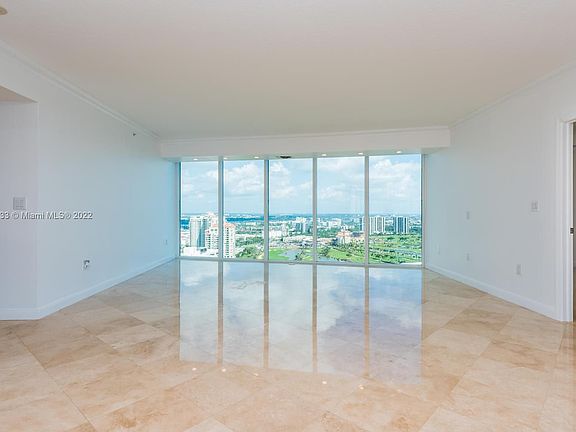 4th image of 3370 NE 190th St APT 3411