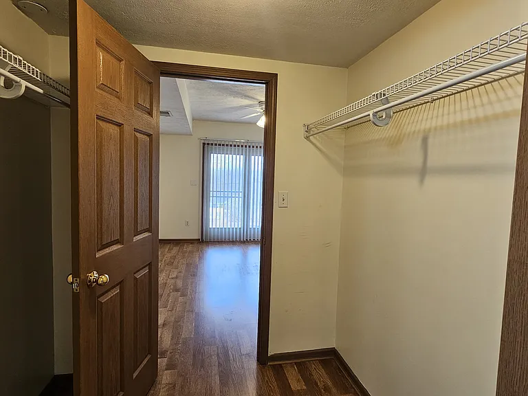 1381 Bergamont St — Photo 20