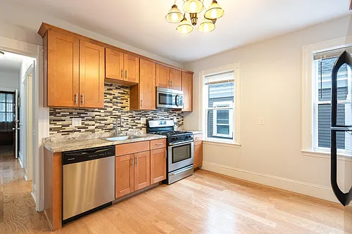 53 Saxton St #2 Photo 1