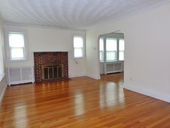 2nd image of 79-81 White St #79