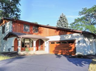 2400 Garland Ln N, Plymouth, MN 55447