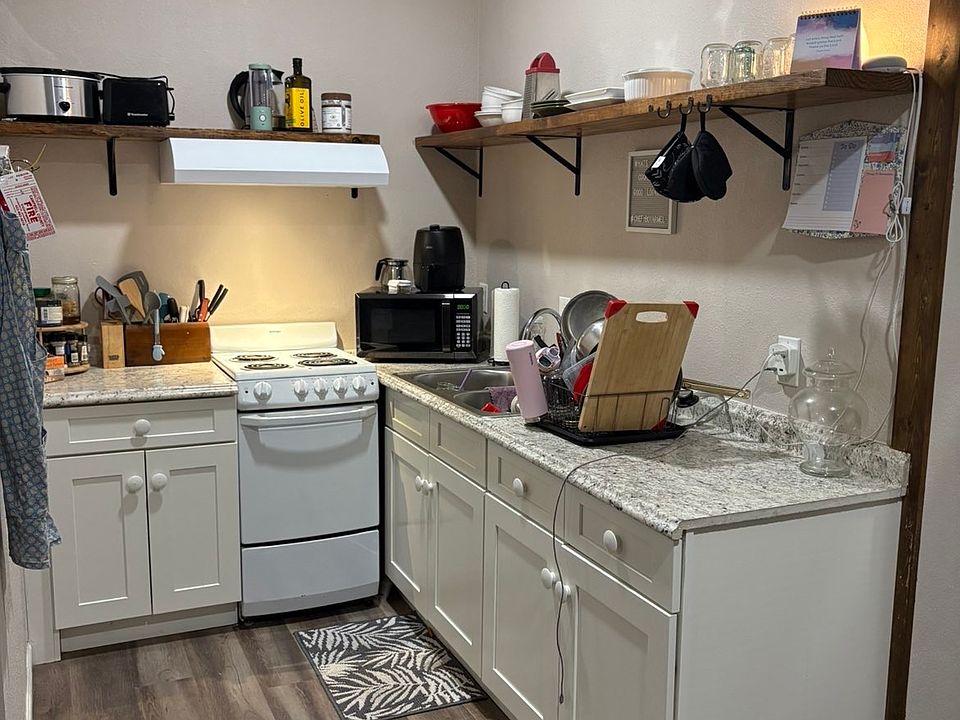 1st image of 214 Main St #101