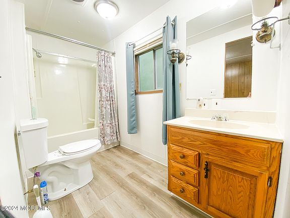 3rd image of 80 Antonia Drive