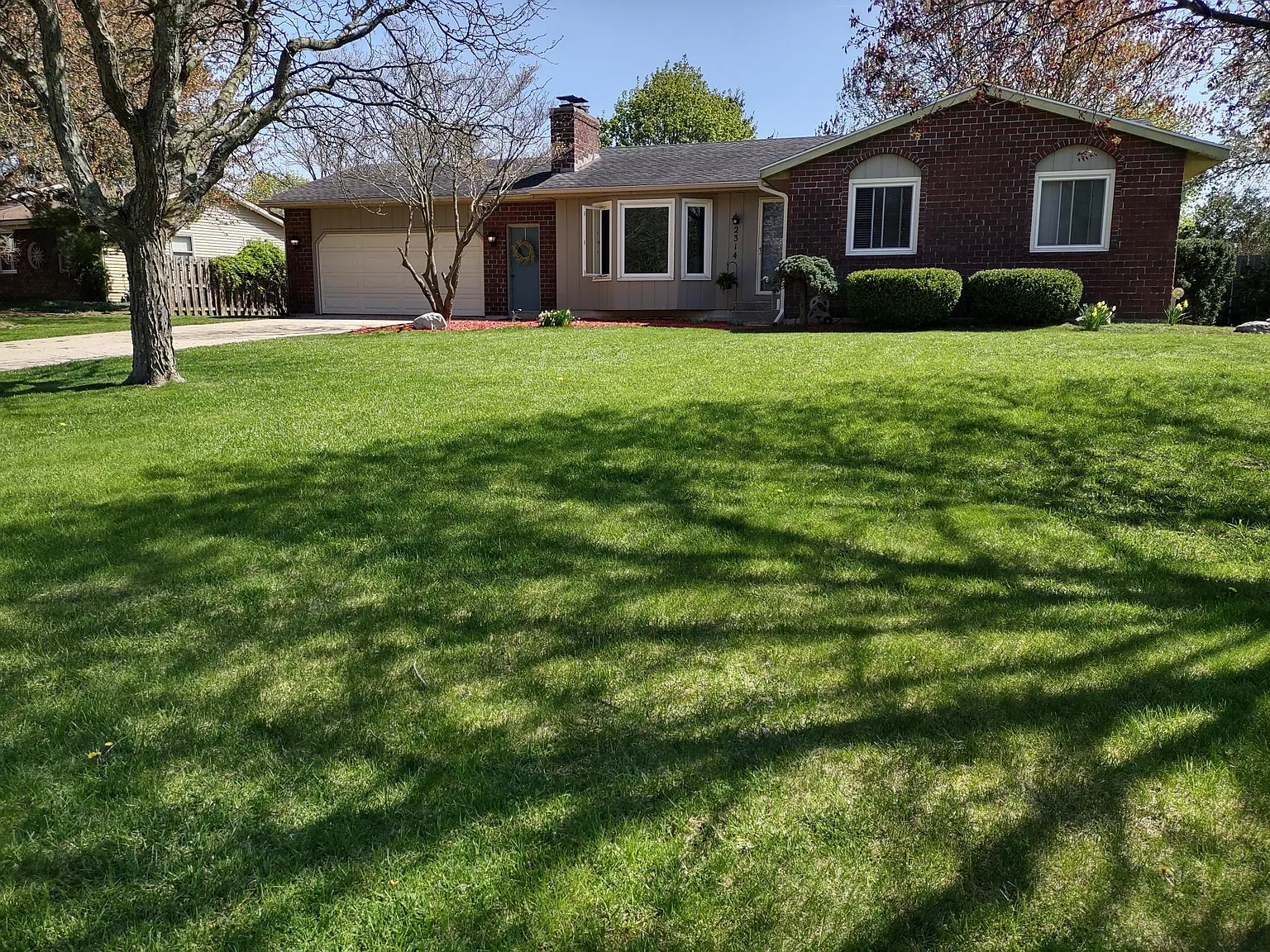 4 bed, 1.5 bath, 1650 sqft, $2,400 — Photo 2
