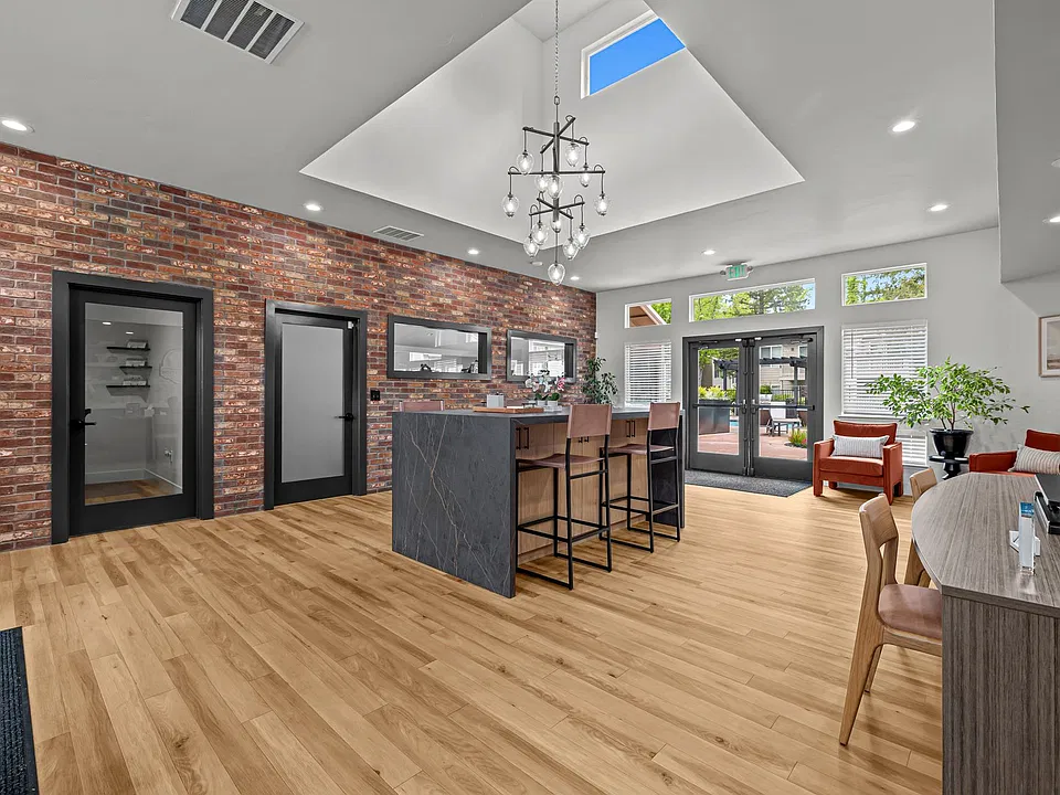 Sutter Station Apartments