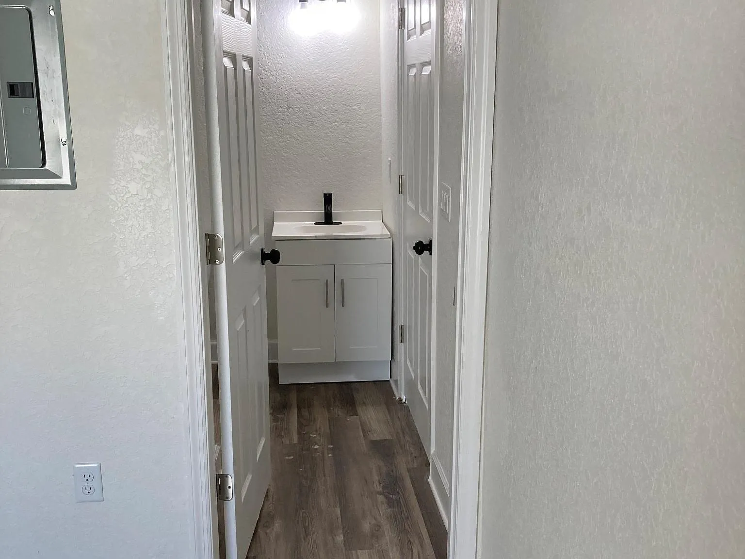 Studio, 299 sqft, $795 — Photo 2